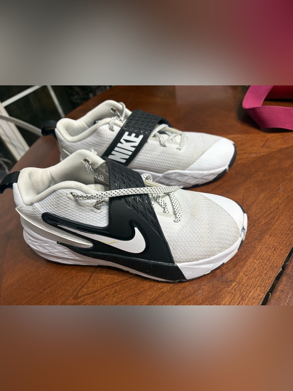 Nike Kids basketball White and Black Sneakers